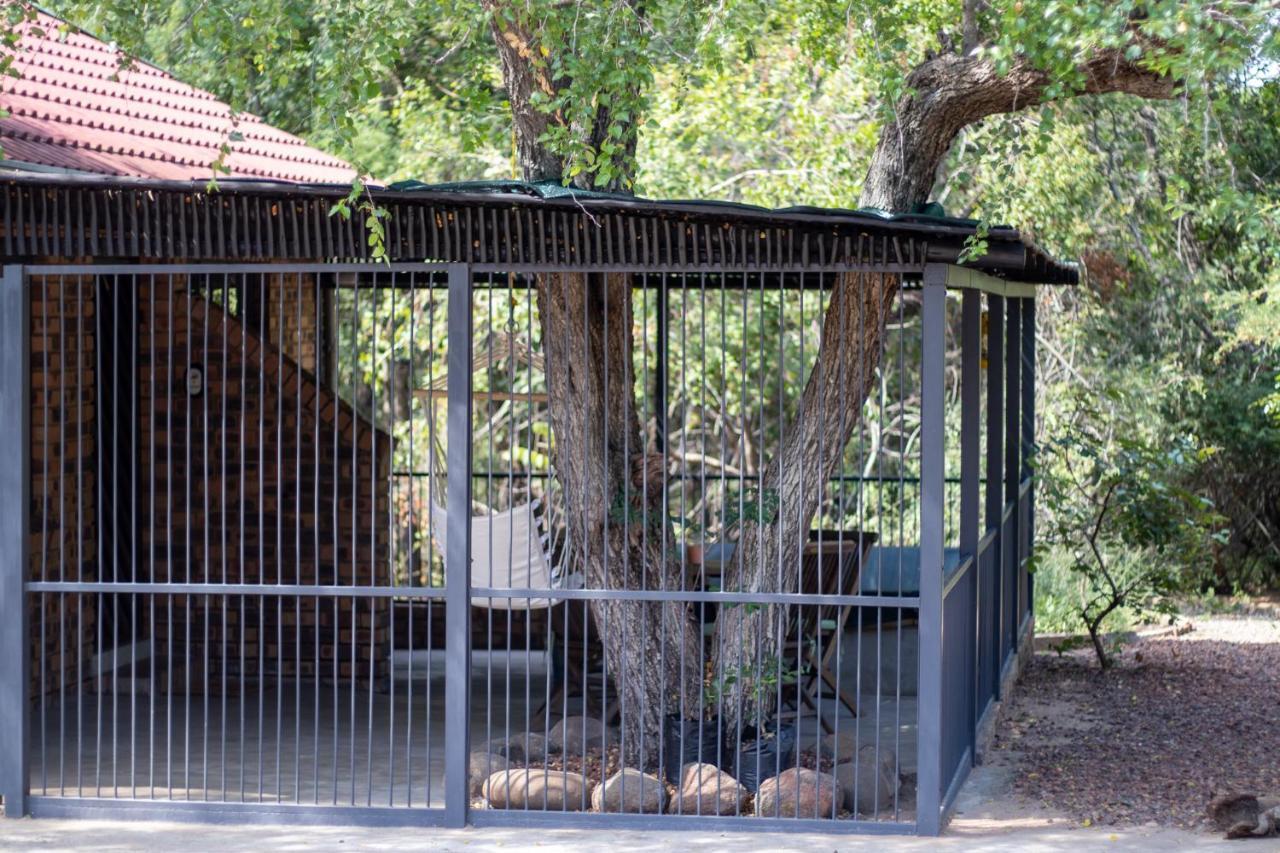 Hello Kruger Hideaway Cottage & Skilpad Studio Marloth Park Exterior foto